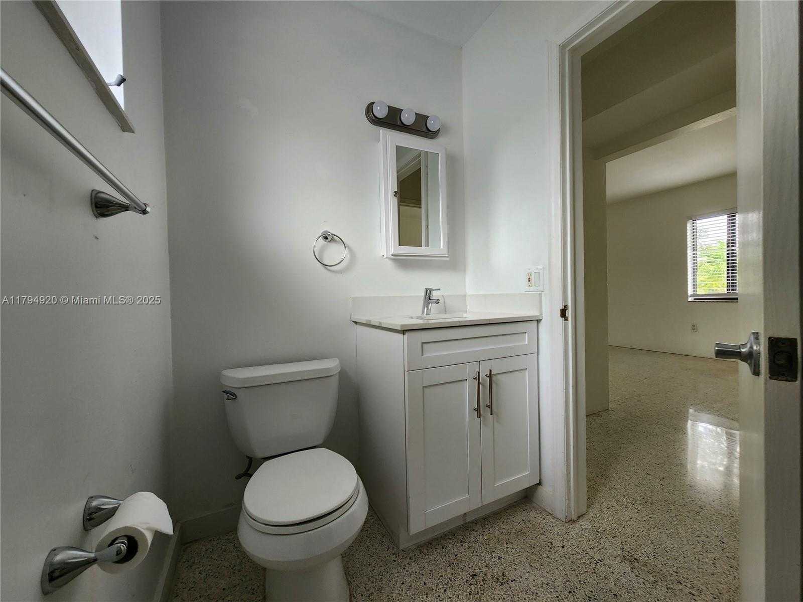 Small Image of 801 NORTH EAST 18TH AVE #1-4 #3, Fort Lauderdale Number 38