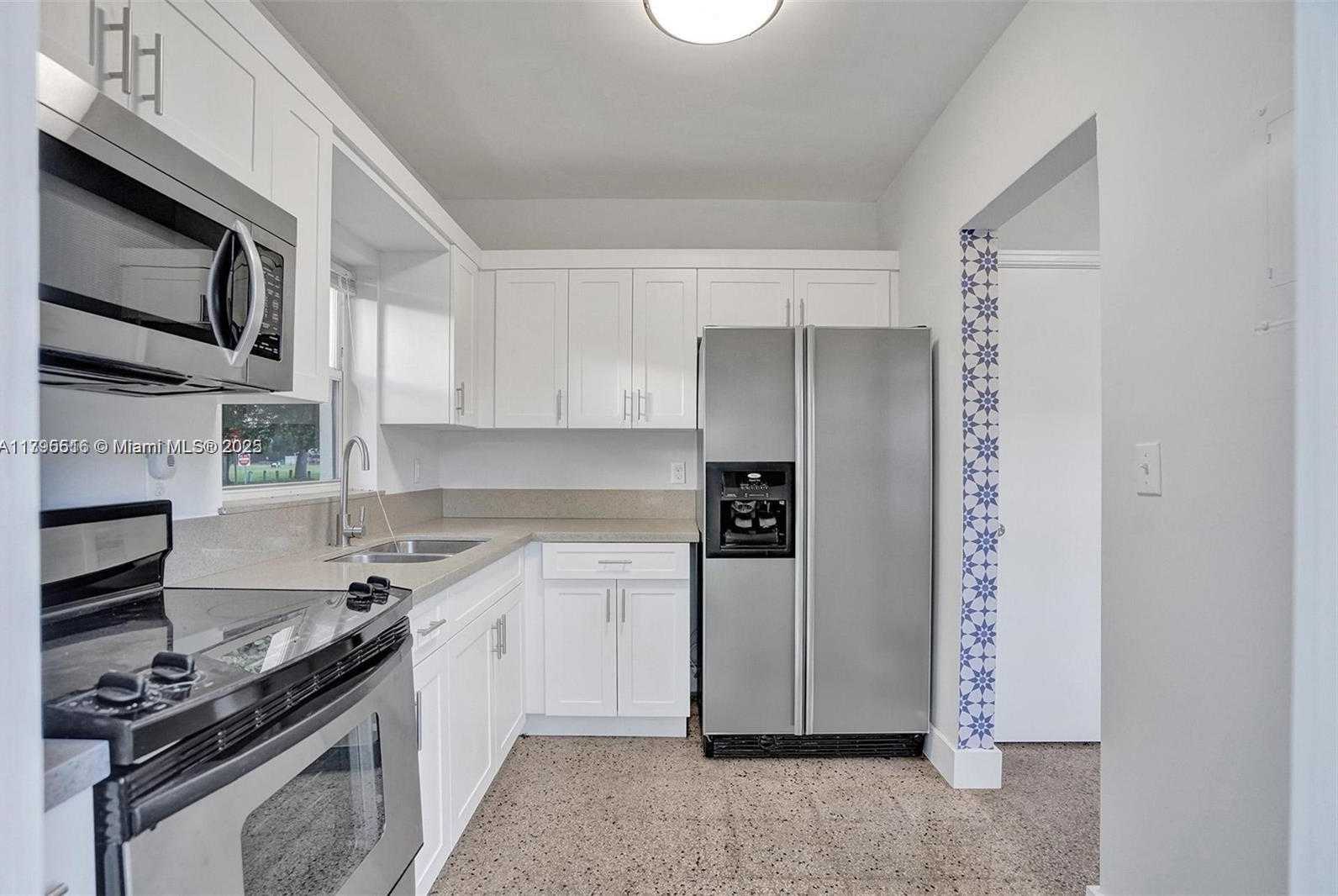 Small Image of 950 NORTH EAST 113TH ST #2, Biscayne Park Number 5