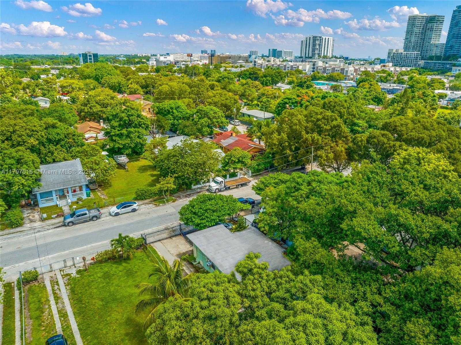Small Image of 120 NORTH WEST 32ND ST, Miami Number 12
