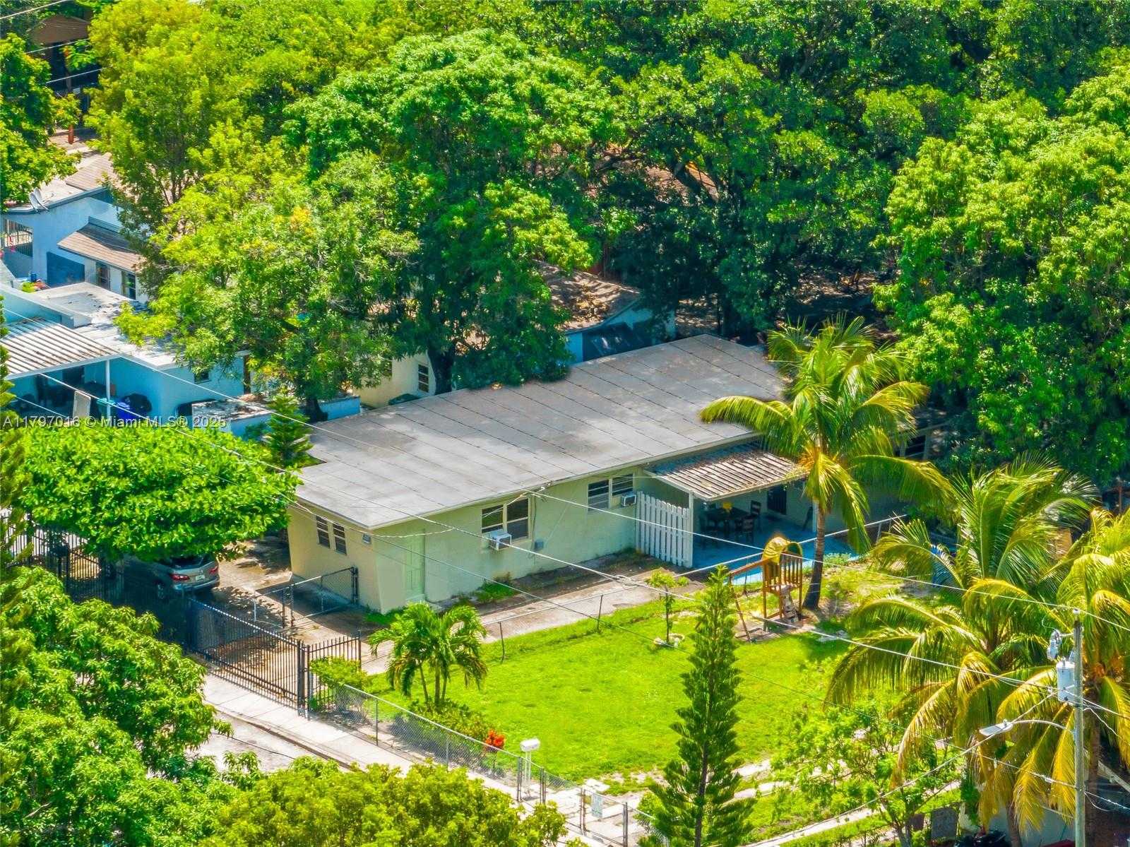 Small Image of 120 NORTH WEST 32ND ST, Miami Number 17