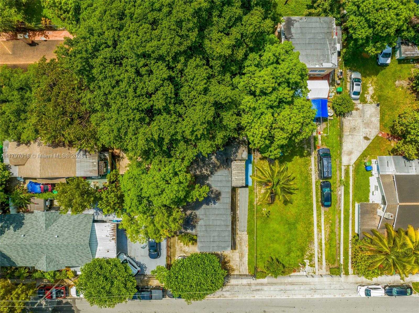 Small Image of 120 NORTH WEST 32ND ST, Miami Number 4
