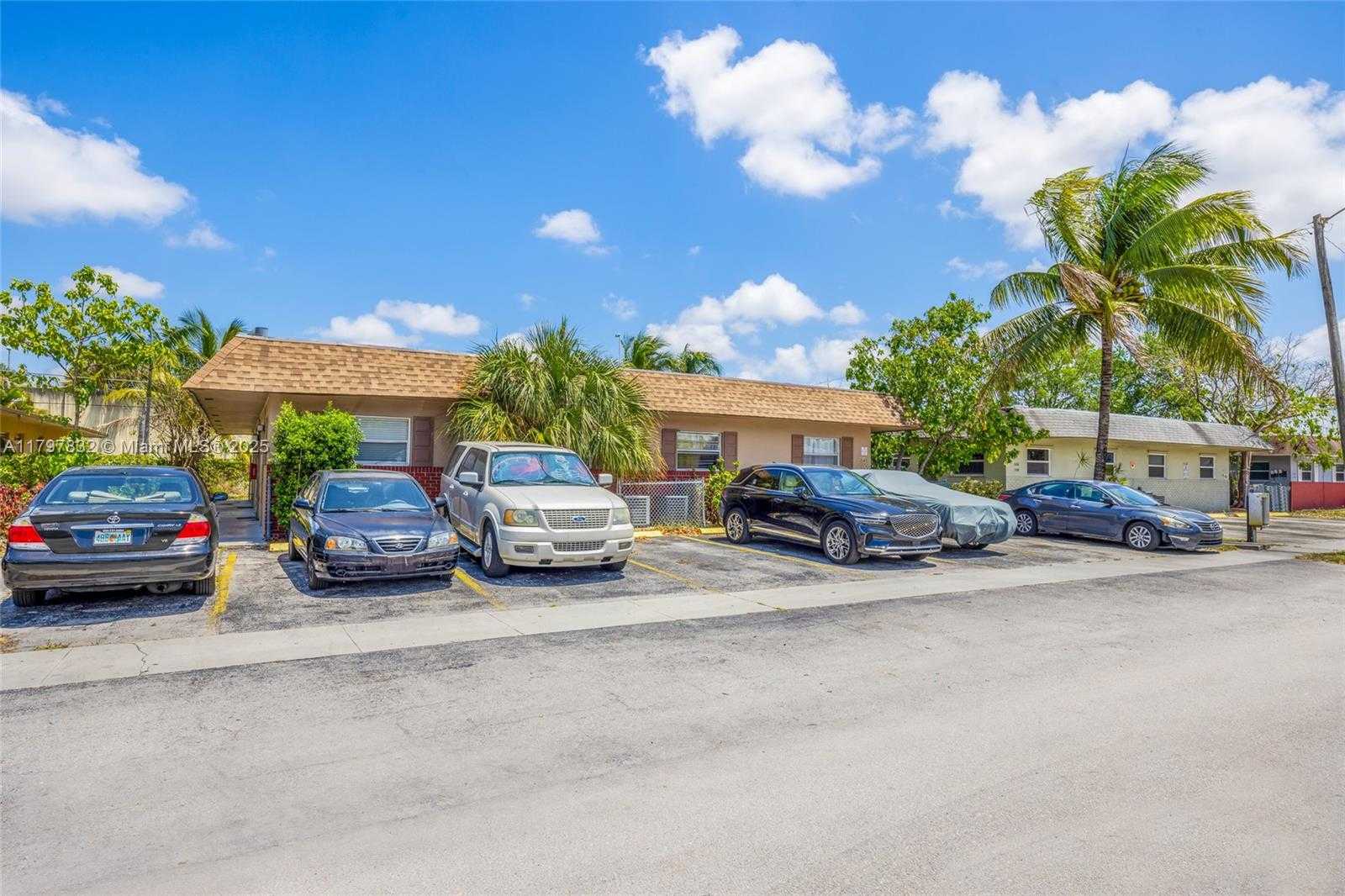Small Image of 1848 NORTH WEST 52ND AVE, Lauderhill Number 2