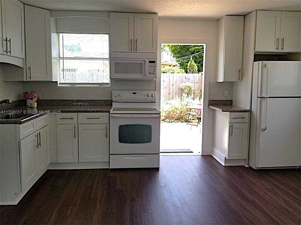 Small Image of 1291 NORTH EAST 146TH ST #2, Miami Number 9