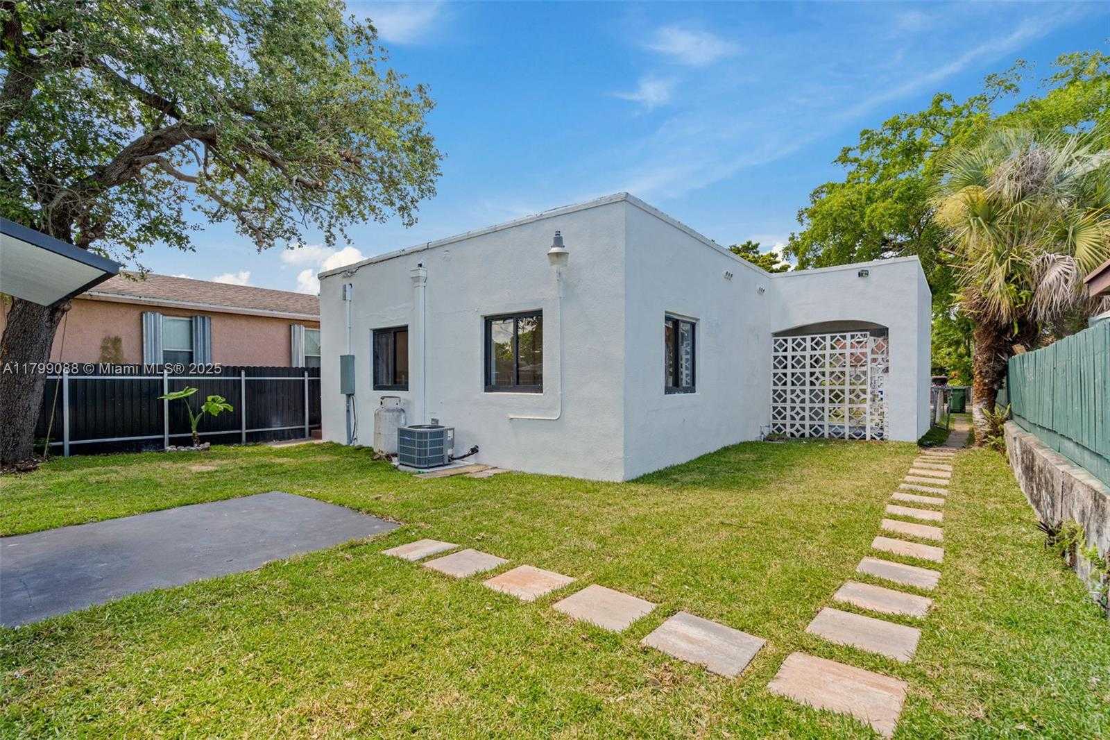 Small Image of 1824 NORTH WEST 47TH ST #3, Miami Number 6