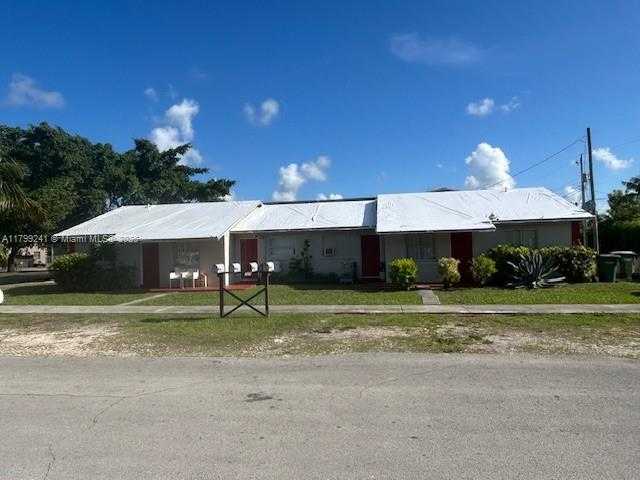 Small Image of 1207 NORTH EAST 1ST AVE, Homestead Number 2