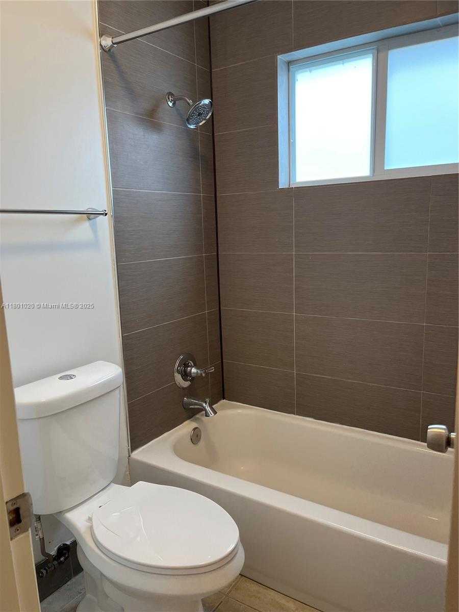 Small Image of 5031 PONCE DE LEON BLVD #2, Coral Gables Number 5