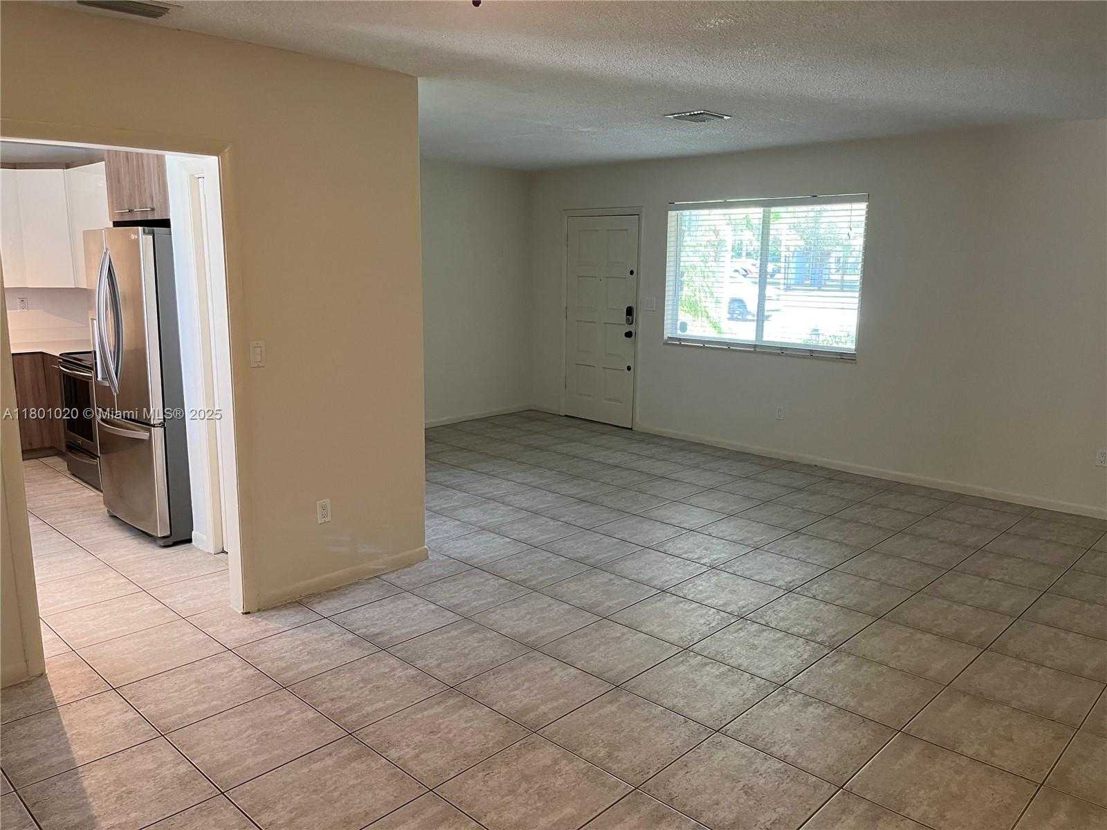 Small Image of 5031 PONCE DE LEON BLVD #2, Coral Gables Number 6