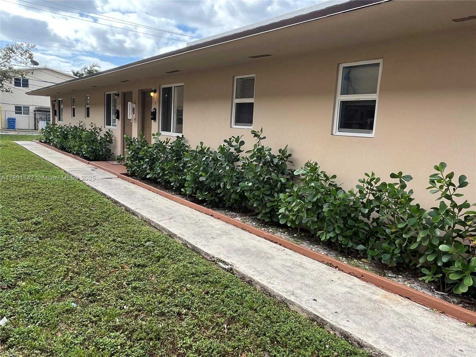 Small Image of 66 9th St, Hialeah, FL 33010, USA Number 2