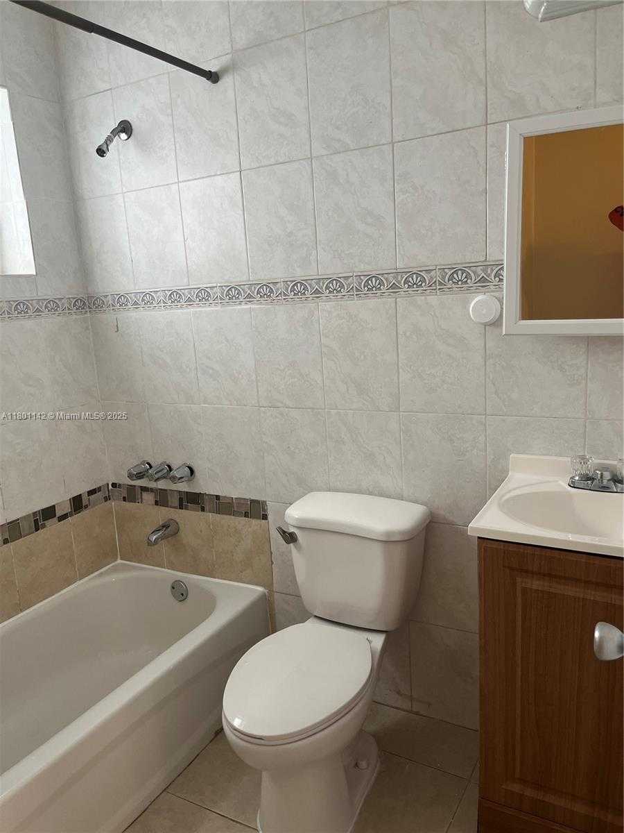 Small Image of 66 9th St, Hialeah, FL 33010, USA Number 6