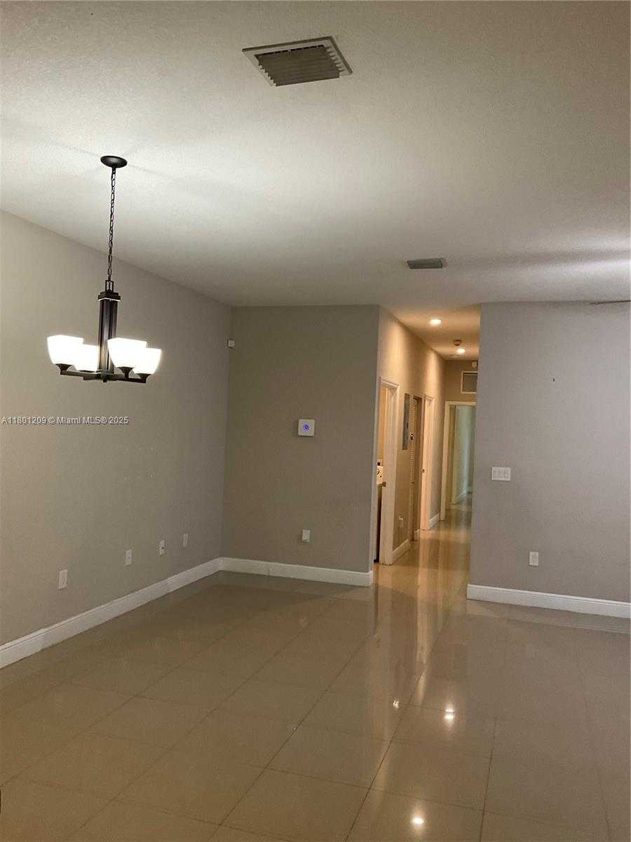 Small Image of 798 NORTH EAST 43 ST, Oakland Park Number 11