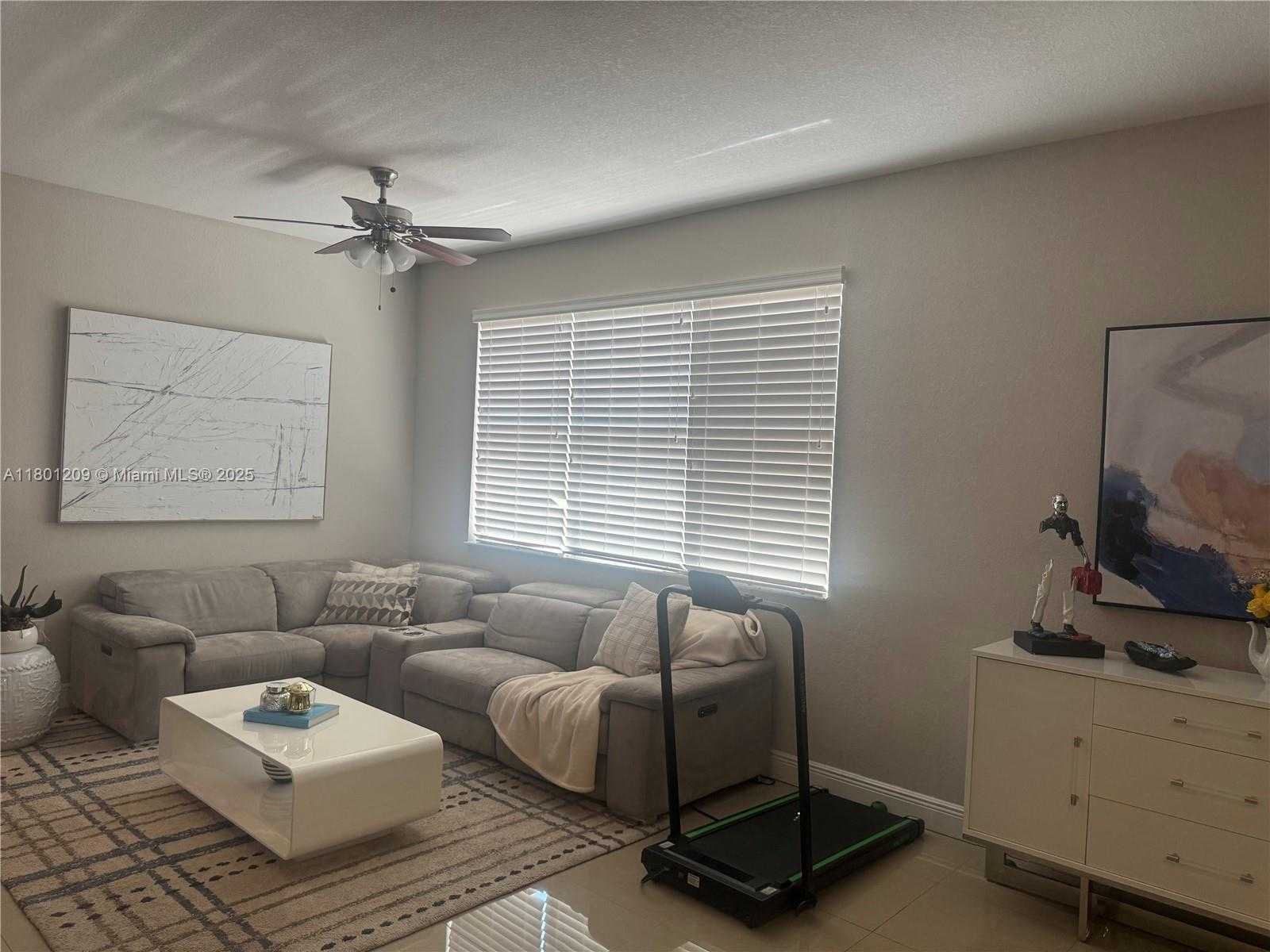 Small Image of 798 NORTH EAST 43 ST, Oakland Park Number 4