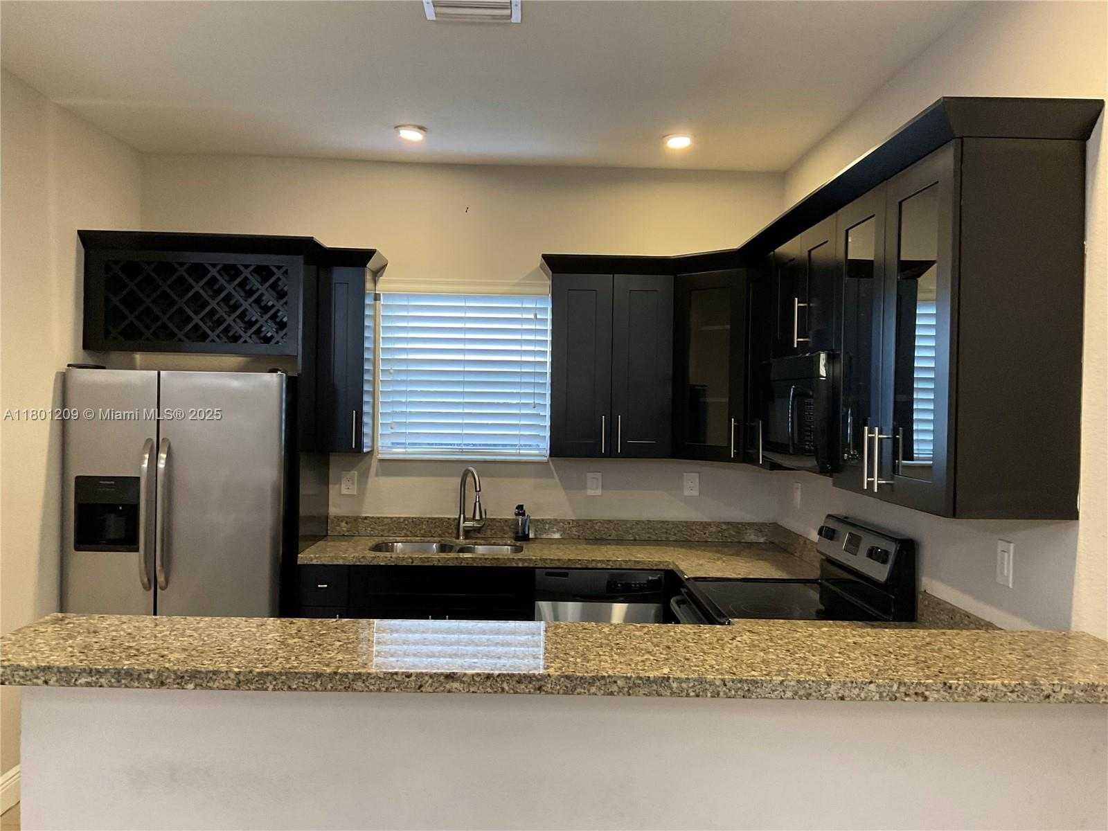 Small Image of 798 NORTH EAST 43 ST, Oakland Park Number 9