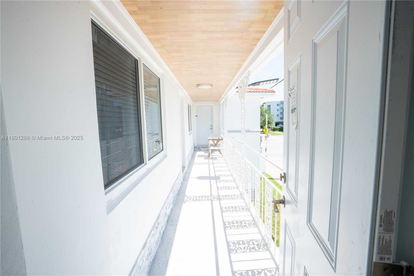 Small Image of 7115 RUE GRANVILLE, Miami Beach Number 13