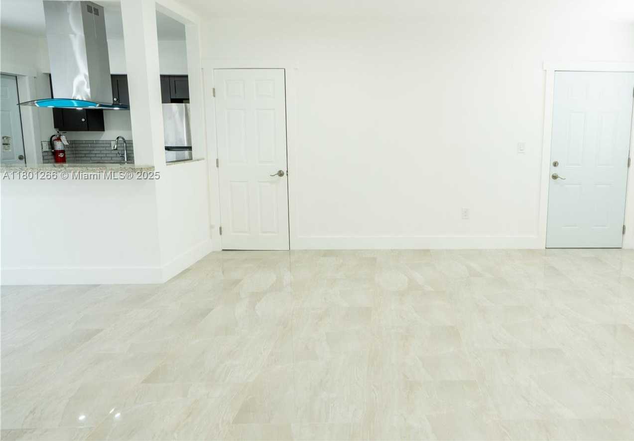 Small Image of 7115 RUE GRANVILLE, Miami Beach Number 2