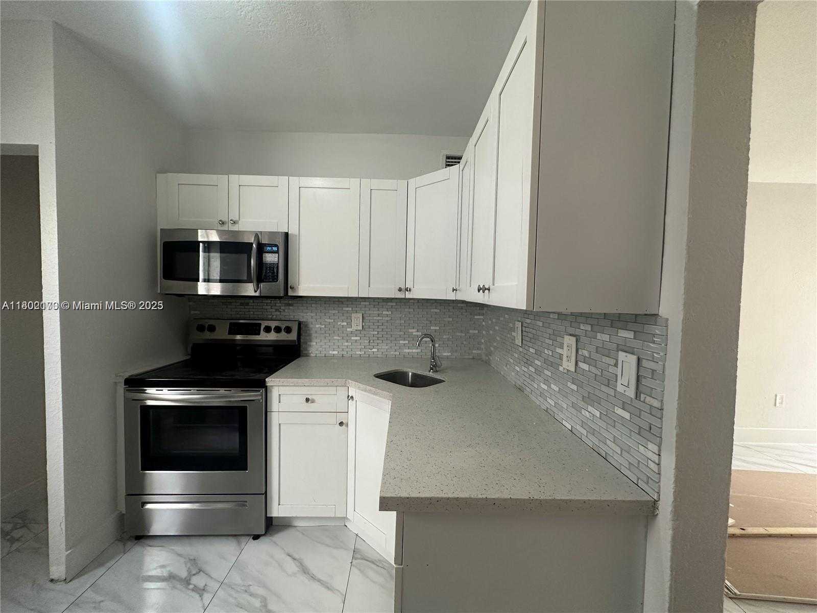 Small Image of 7001 NORTH WEST 6TH AVE, Miami Number 11