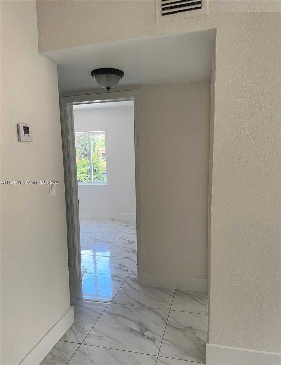 Small Image of 7001 NORTH WEST 6TH AVE, Miami Number 4