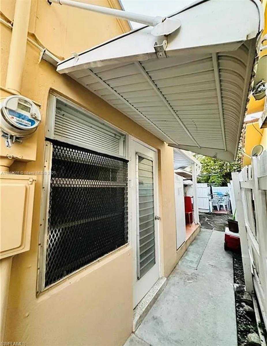 Small Image of 422 NORTH WEST 25TH CT #2, Miami Number 16