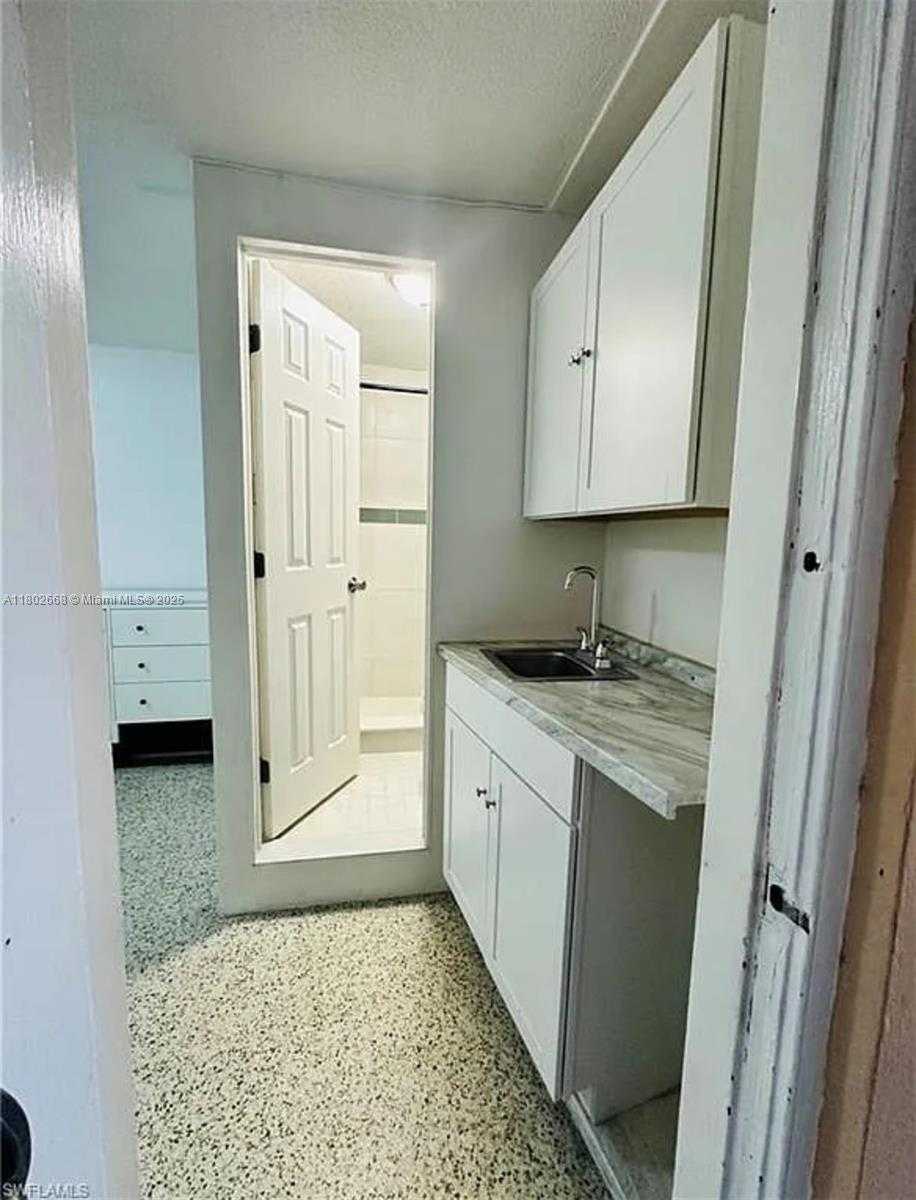 Small Image of 422 NORTH WEST 25TH CT #2, Miami Number 6