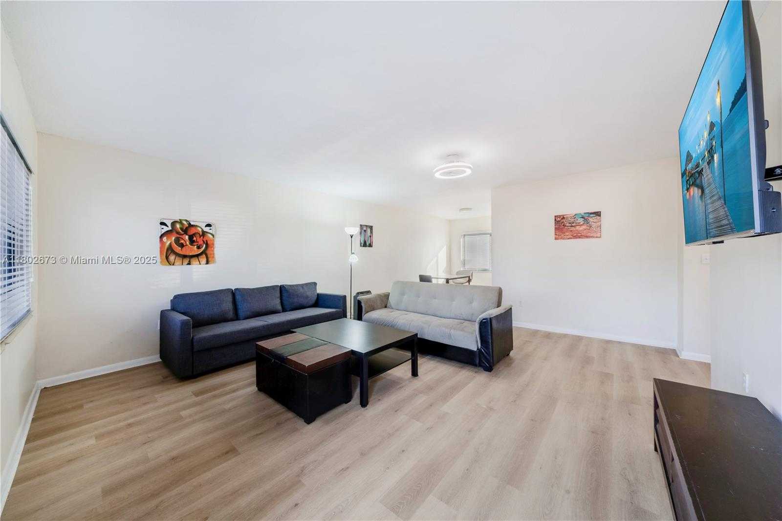 Small Image of 2 NORTH WEST 47TH ST #2, Miami Number 20