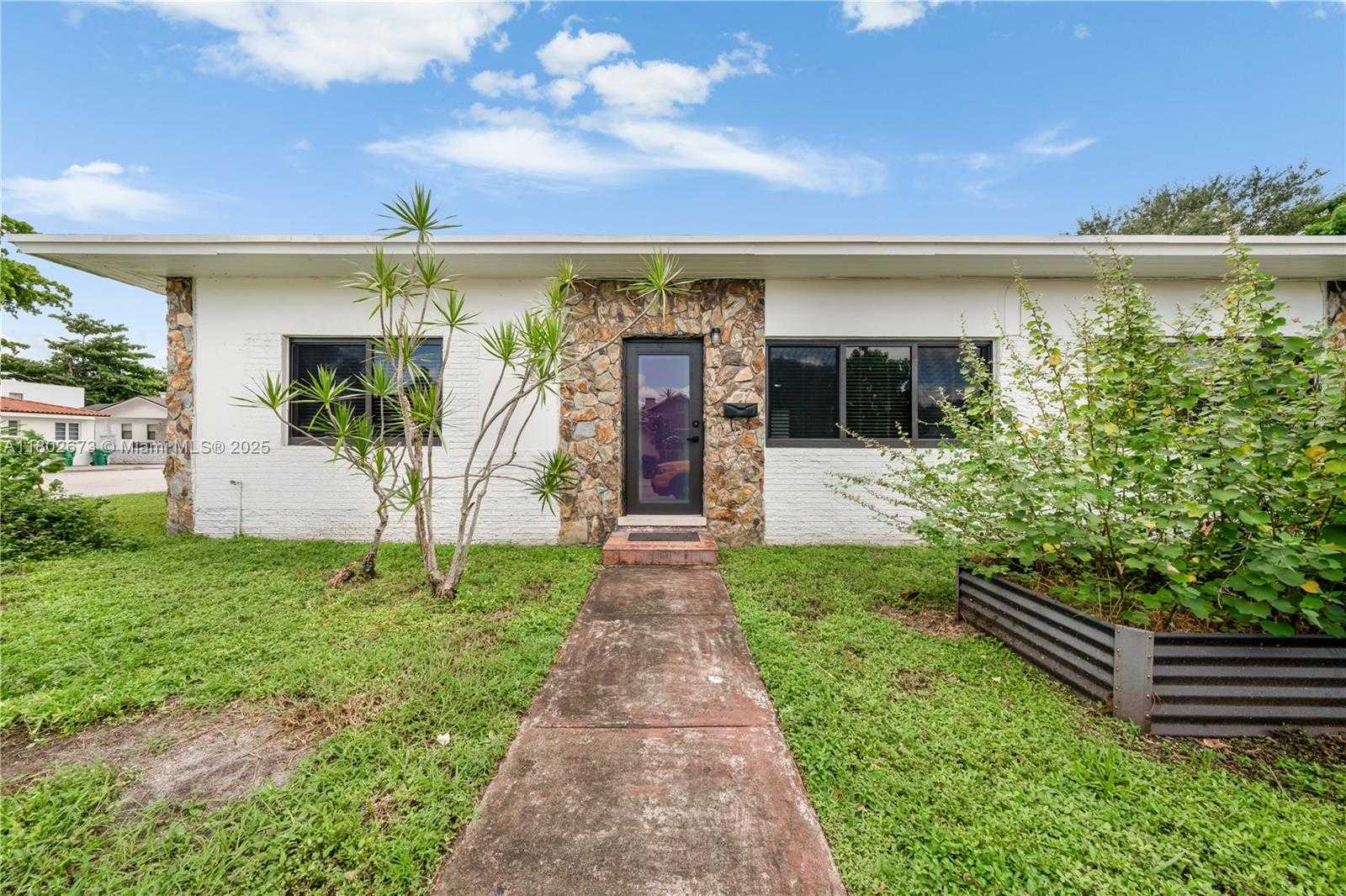 Small Image of 2 NORTH WEST 47TH ST #2, Miami Number 3
