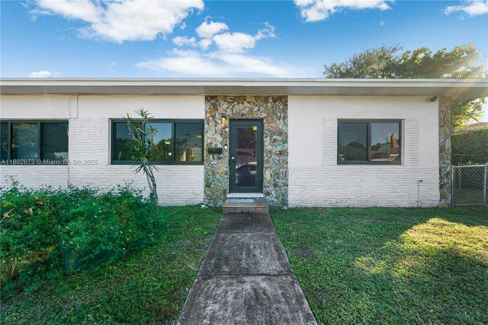 Small Image of 2 NORTH WEST 47TH ST #2, Miami Number 4