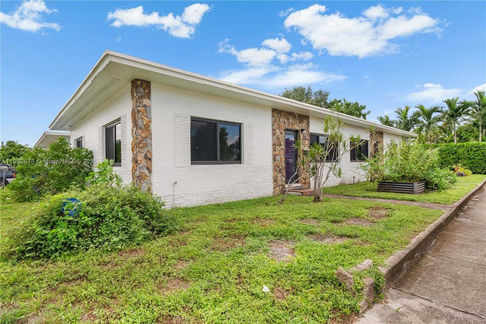 Small Image of 2 NORTH WEST 47TH ST #2, Miami Number 5