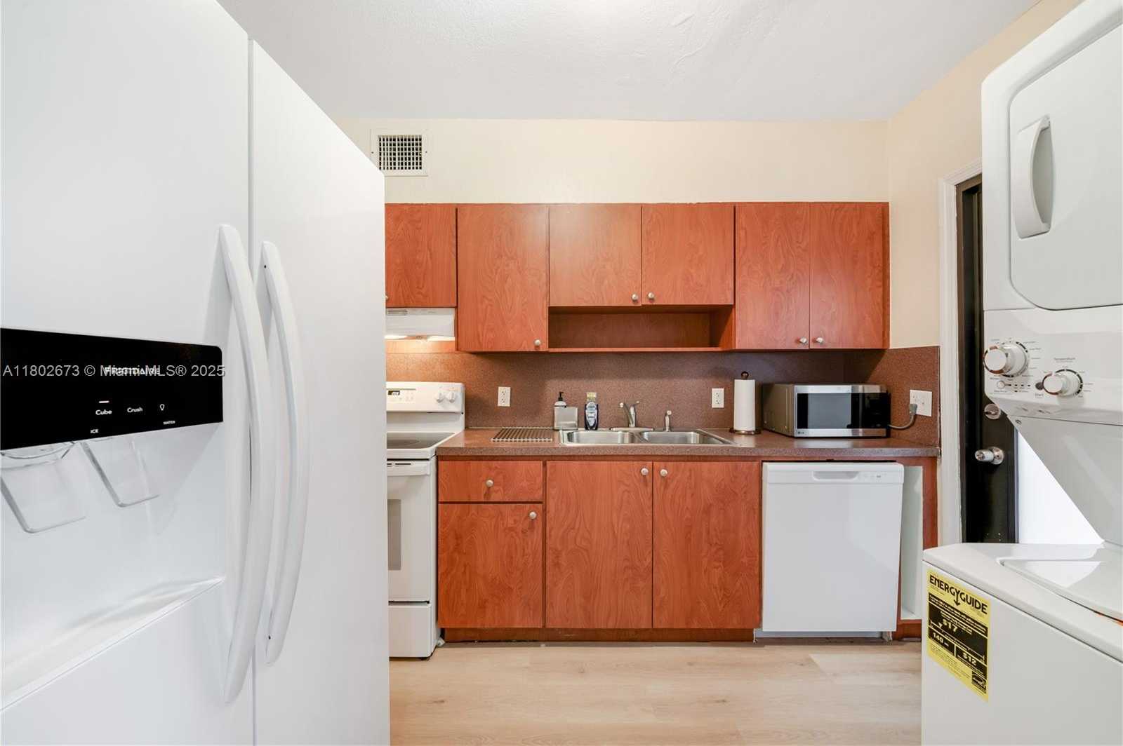Small Image of 2 NORTH WEST 47TH ST #2, Miami Number 8