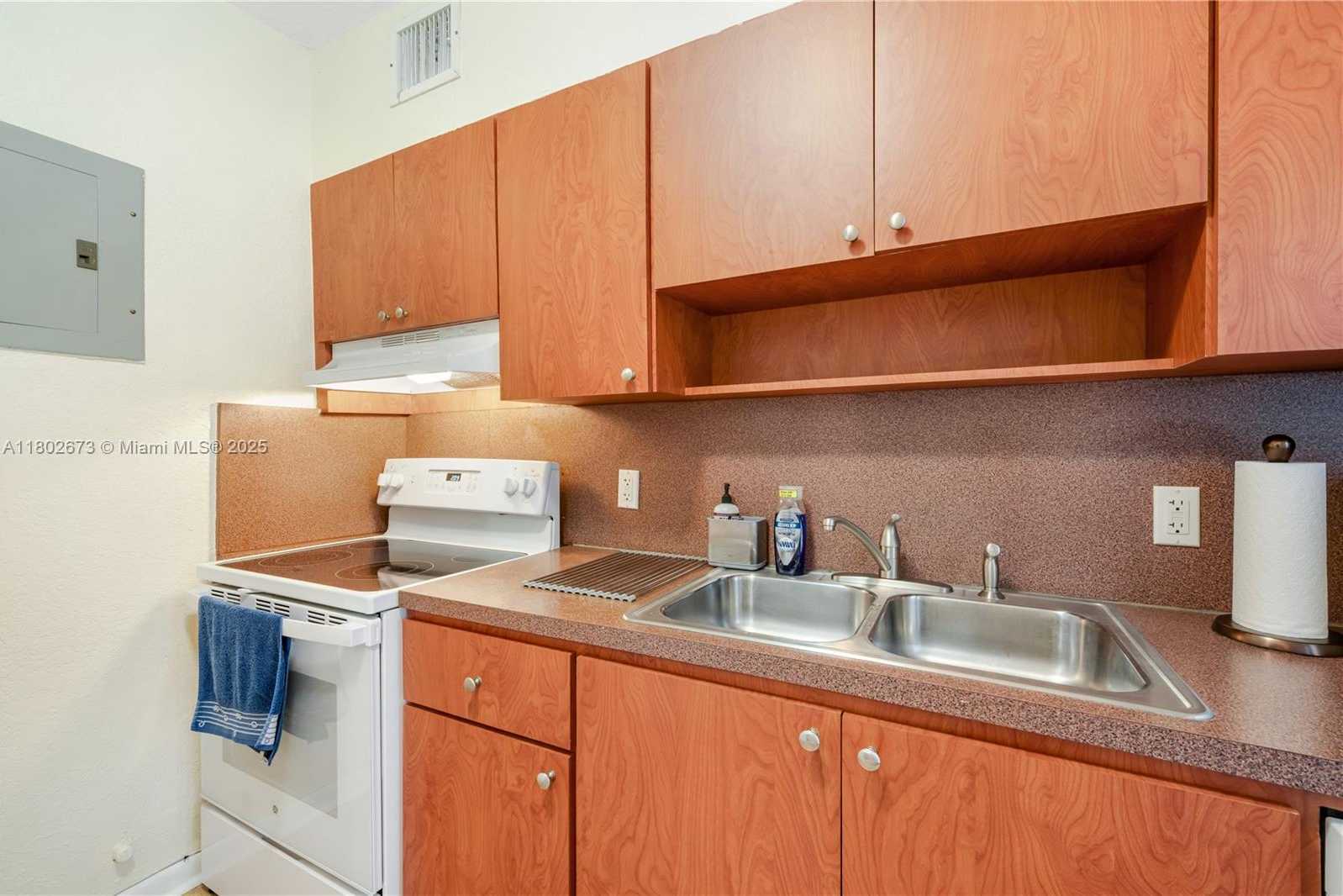 Small Image of 2 NORTH WEST 47TH ST #2, Miami Number 9
