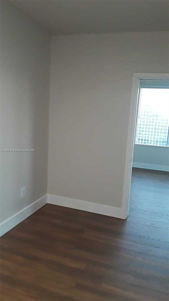 Small Image of 1554 SOUTH WEST 5TH ST, Miami Number 7