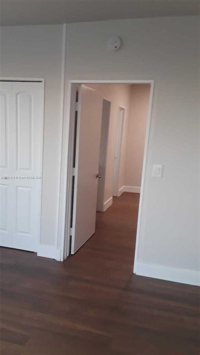 Small Image of 1554 SOUTH WEST 5TH ST, Miami Number 9