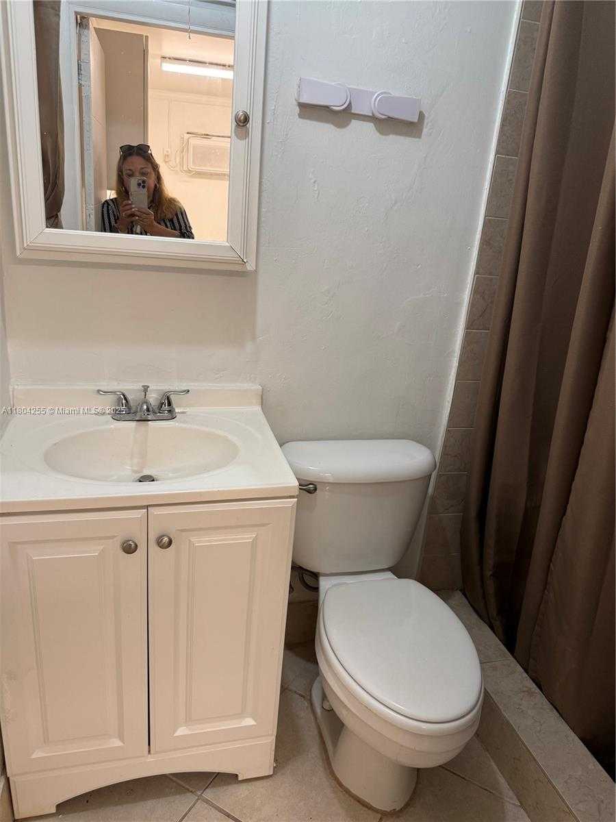 Small Image of 2445 SOUTH WEST 18TH ST #8, Miami Number 5