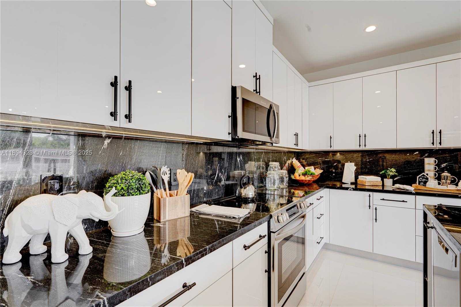 Small Image of 1805 NORTH WEST 22ND CT #2, Miami Number 12