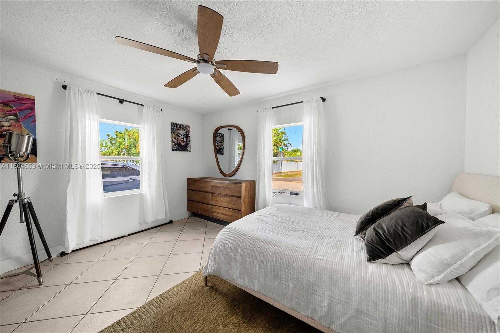 Small Image of 504 SOUTH WEST 5TH AVE, Hallandale Beach Number 16
