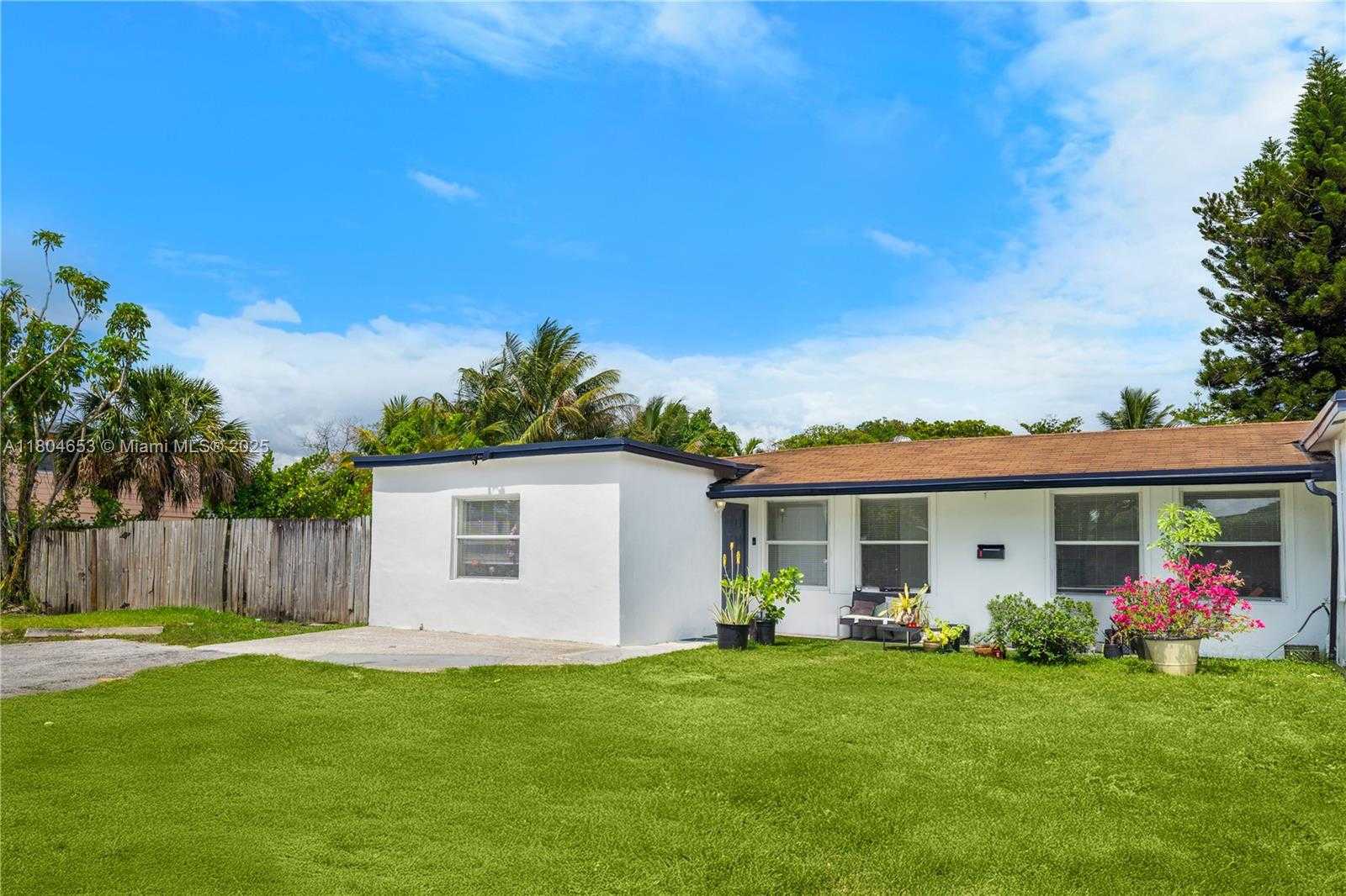 Small Image of 504 SOUTH WEST 5TH AVE, Hallandale Beach Number 17
