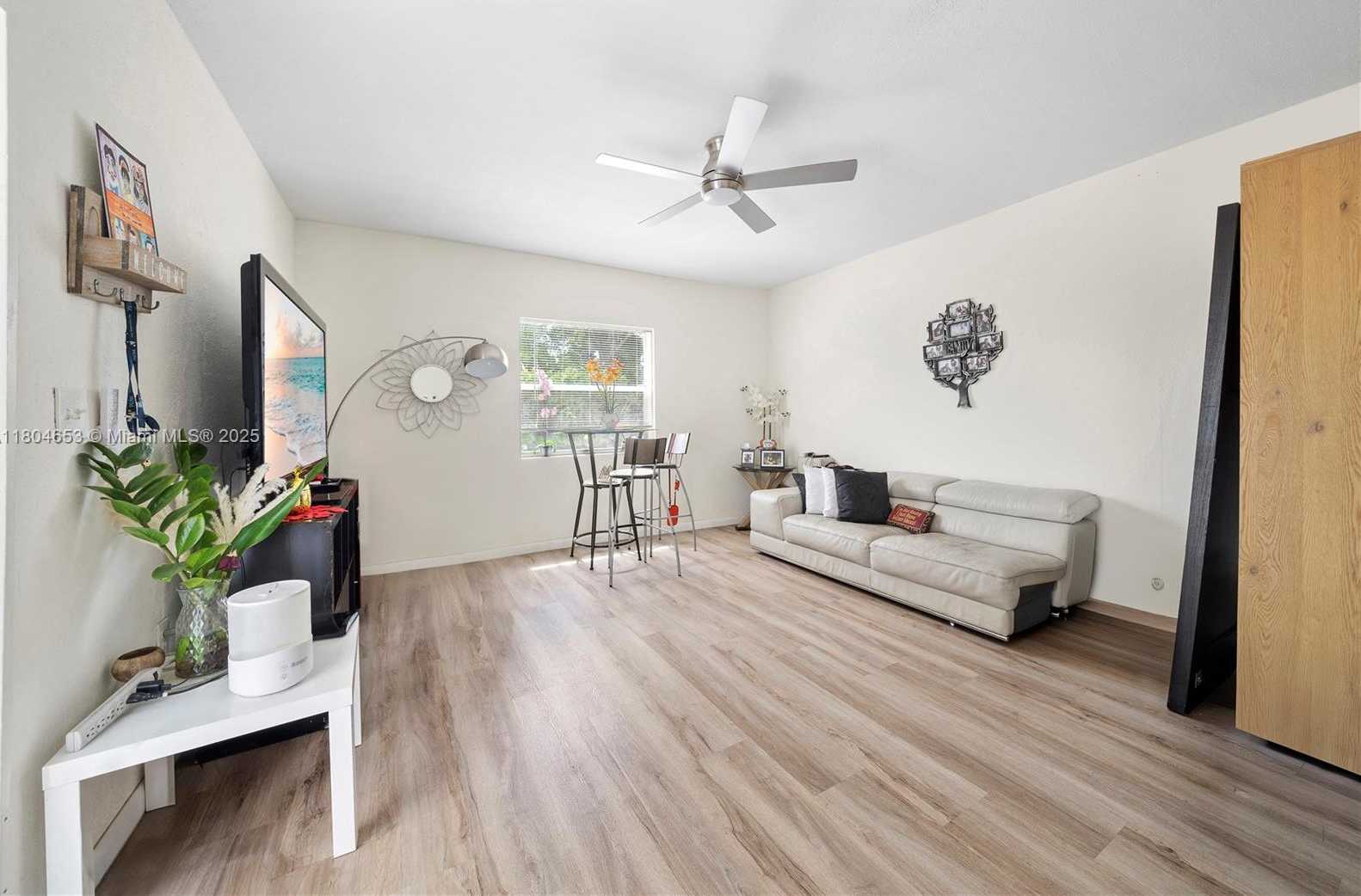 Small Image of 504 SOUTH WEST 5TH AVE, Hallandale Beach Number 19