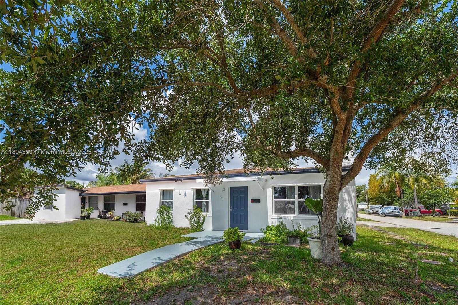 Small Image of 504 SOUTH WEST 5TH AVE, Hallandale Beach Number 2