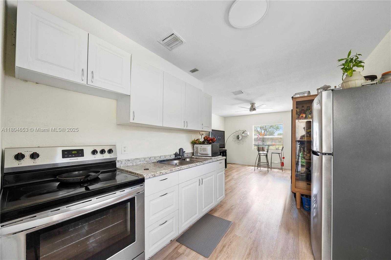 Small Image of 504 SOUTH WEST 5TH AVE, Hallandale Beach Number 21