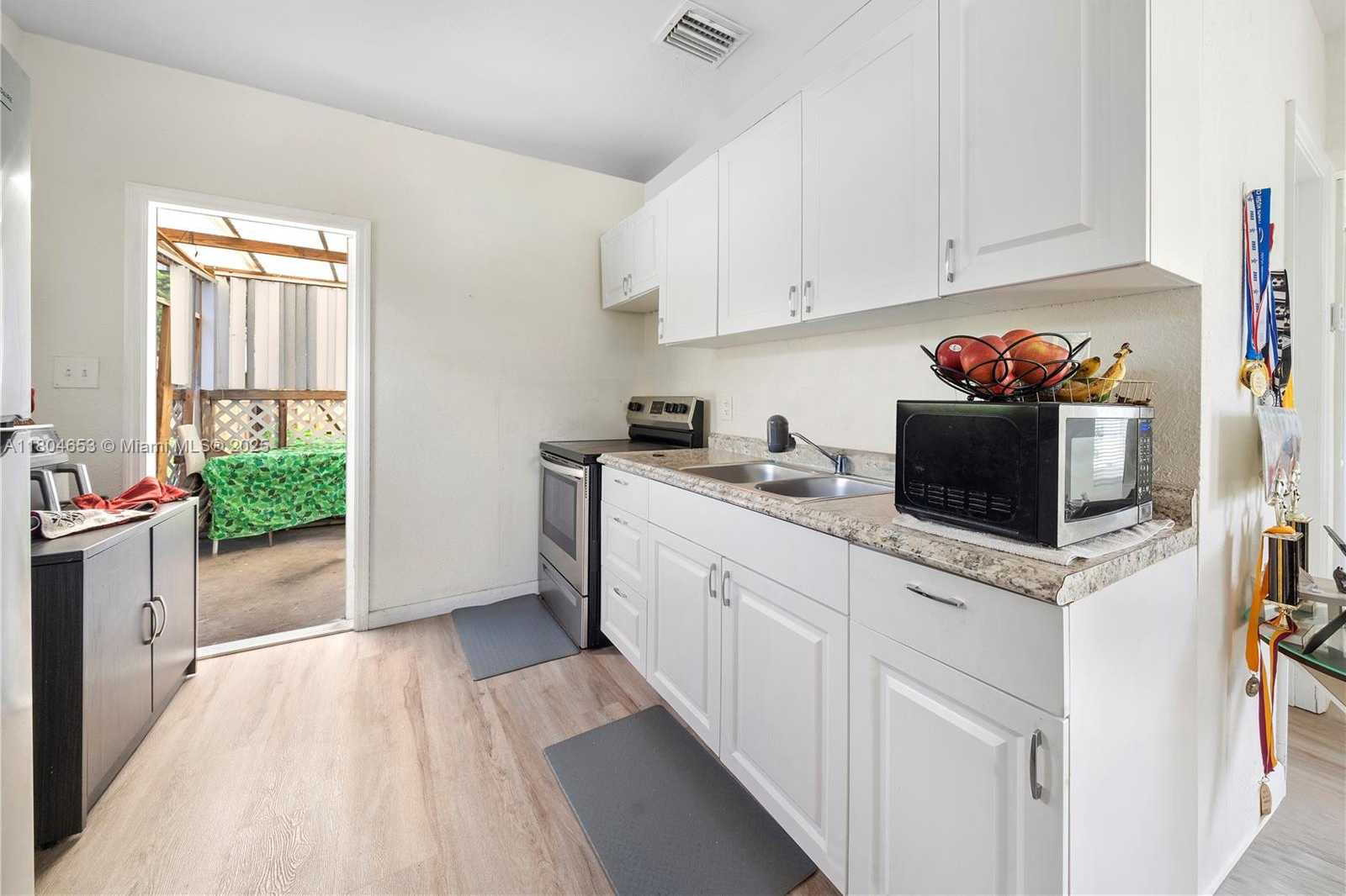 Small Image of 504 SOUTH WEST 5TH AVE, Hallandale Beach Number 22