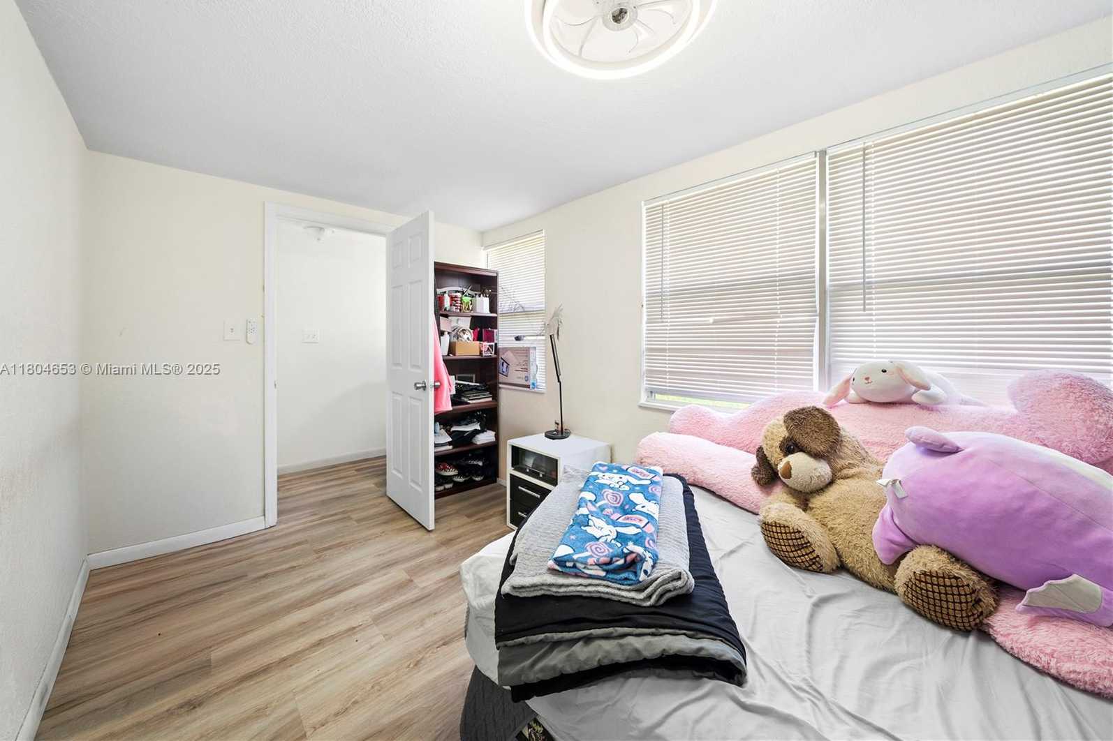 Small Image of 504 SOUTH WEST 5TH AVE, Hallandale Beach Number 24