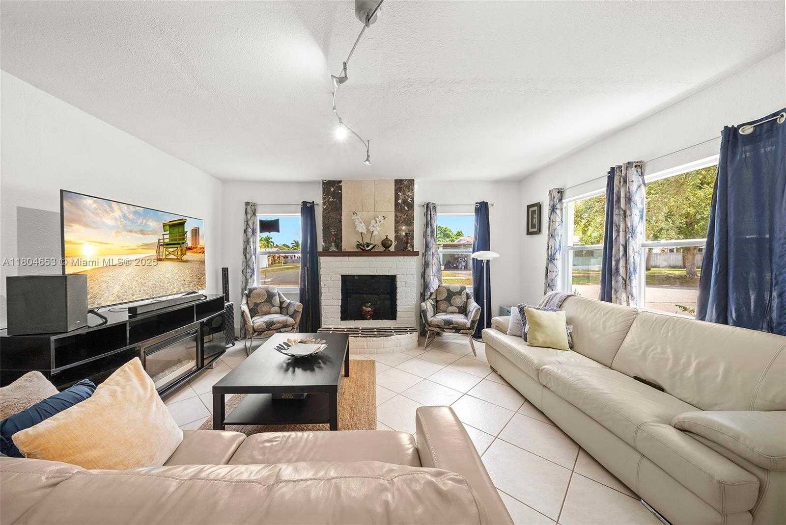Small Image of 504 SOUTH WEST 5TH AVE, Hallandale Beach Number 9