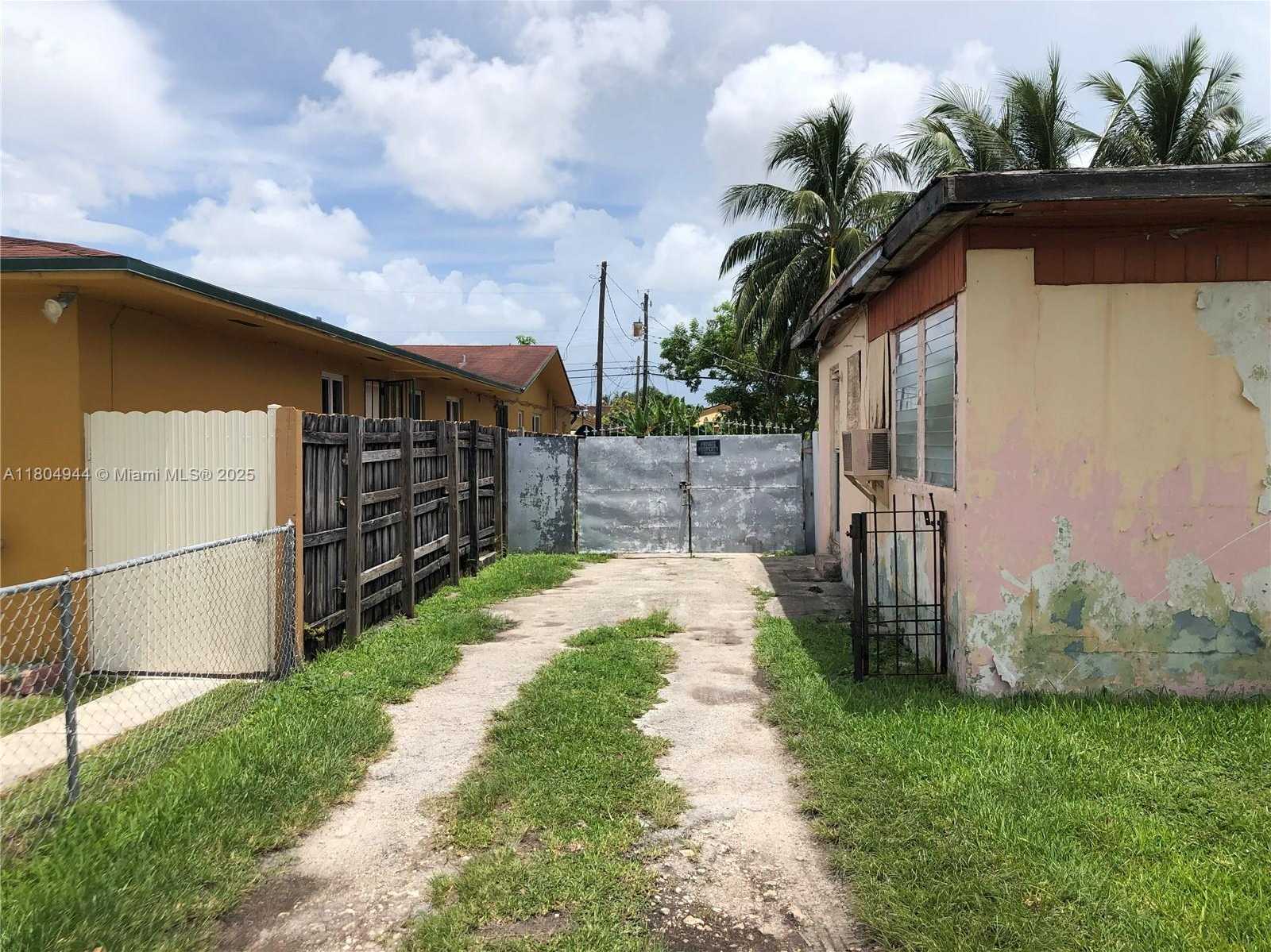 Small Image of 7415 SOUTH WEST 23RD ST, Miami Number 5