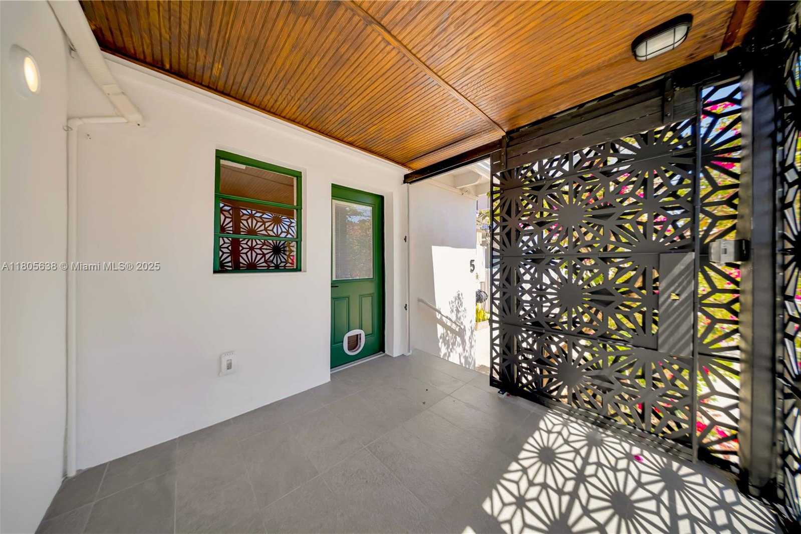 Small Image of 7411 CARLYLE AVE #5, Miami Beach Number 27