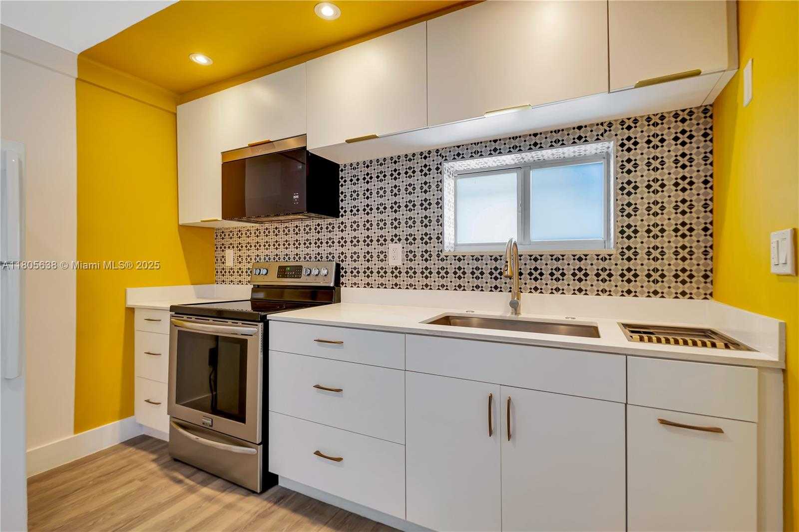 Small Image of 7411 CARLYLE AVE #5, Miami Beach Number 32