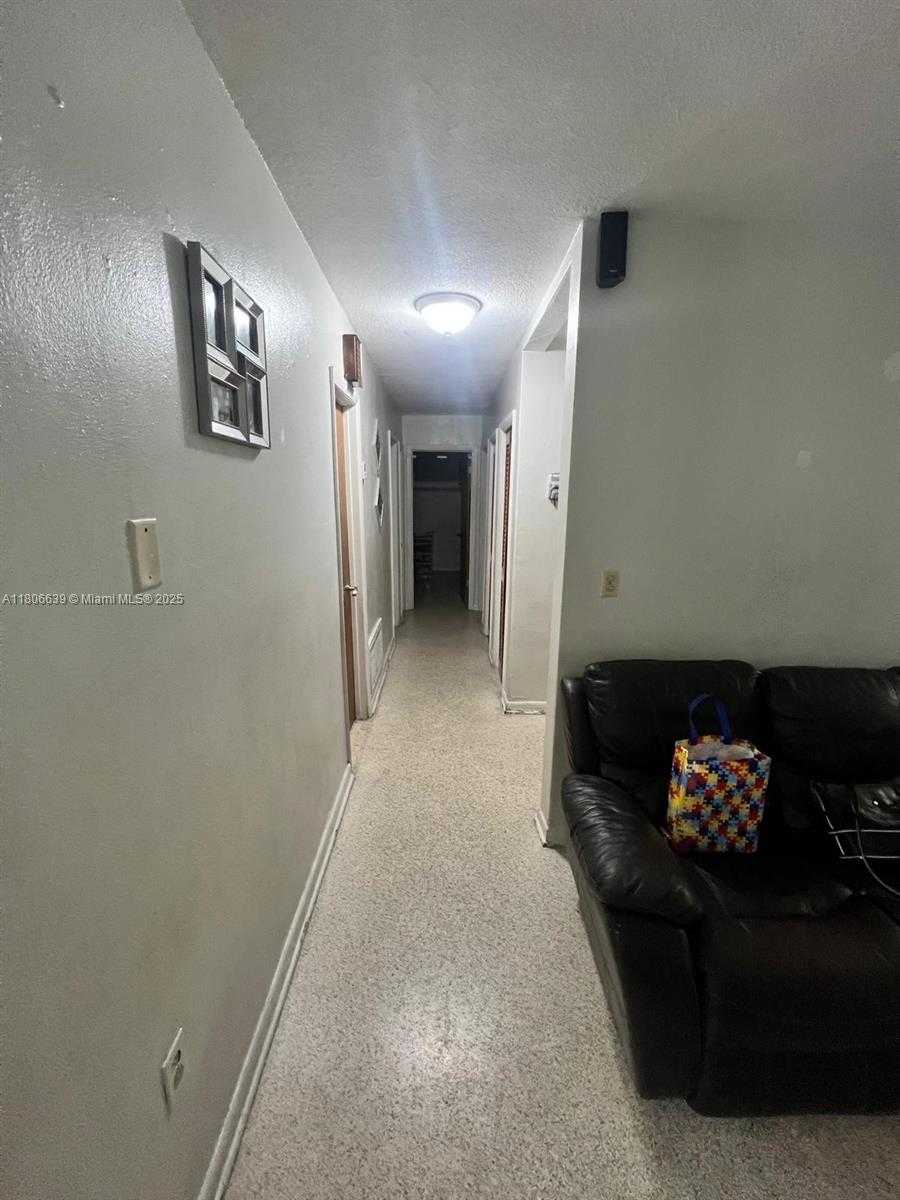 Small Image of 2990 WEST 7TH AVE, Hialeah Number 10