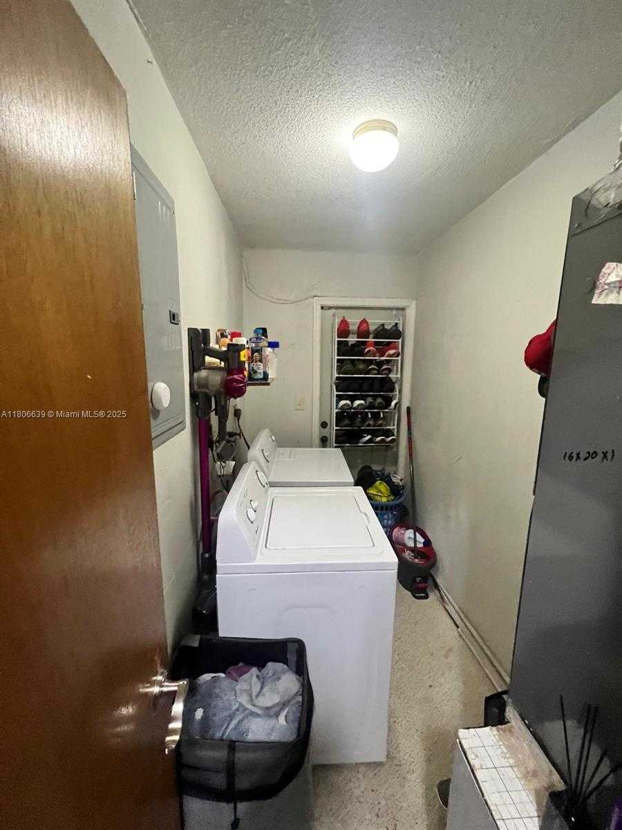 Small Image of 2990 WEST 7TH AVE, Hialeah Number 11