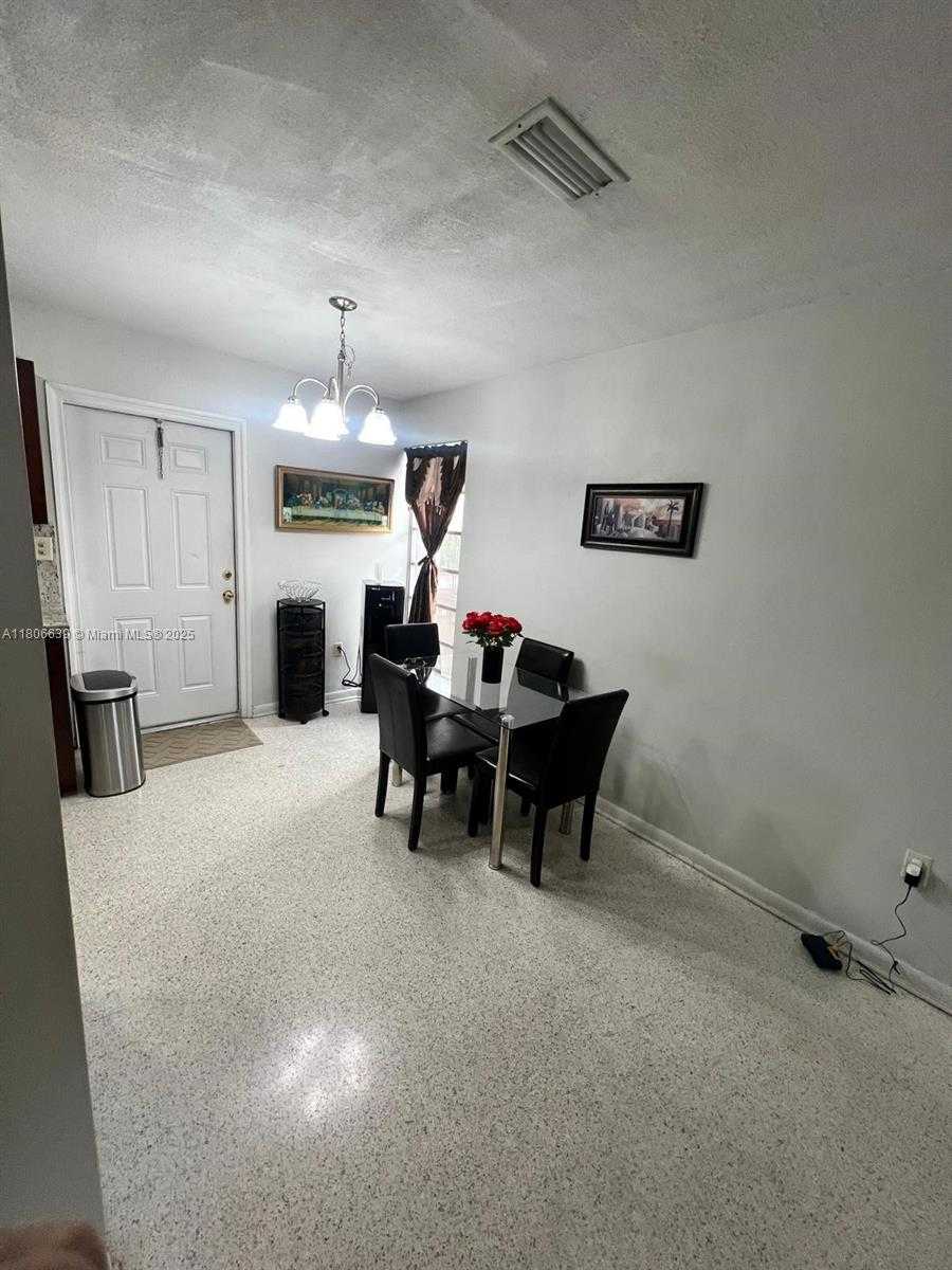 Small Image of 2990 WEST 7TH AVE, Hialeah Number 14