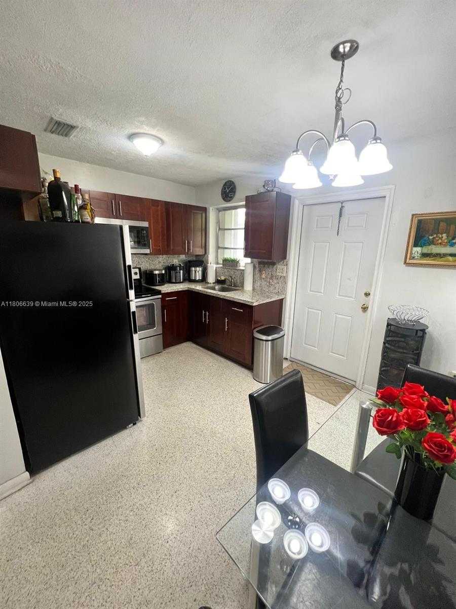 Small Image of 2990 WEST 7TH AVE, Hialeah Number 15