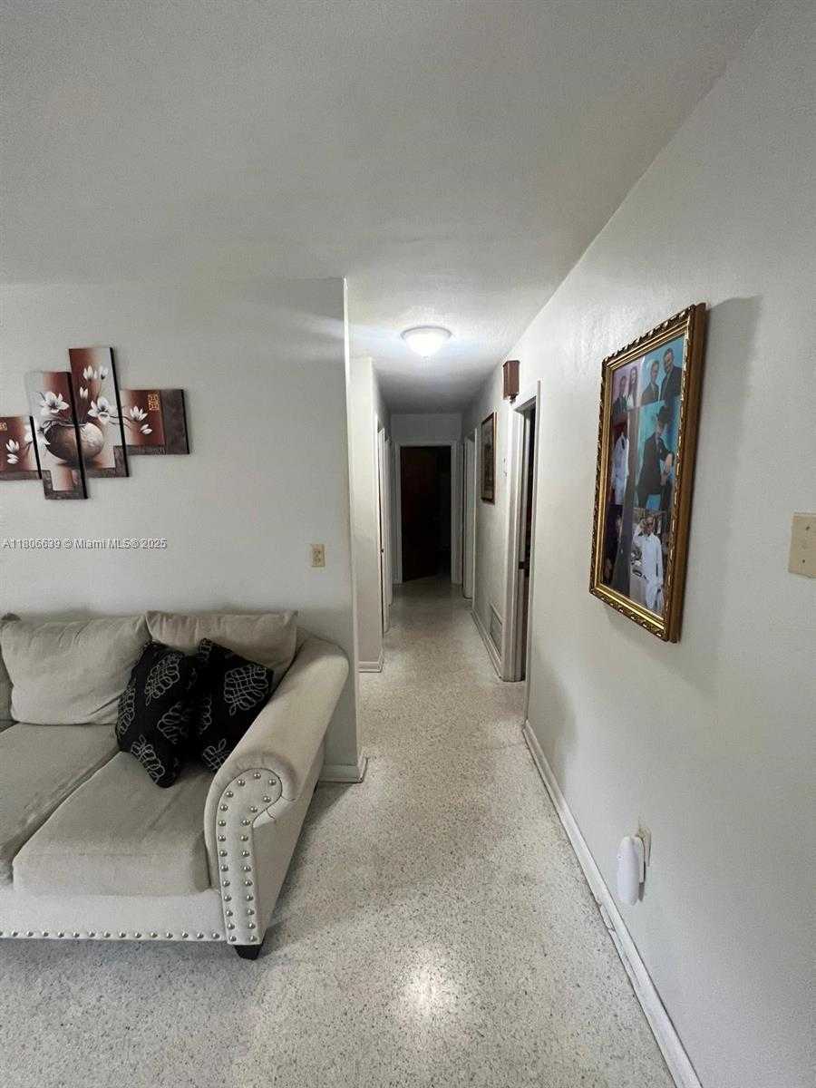 Small Image of 2990 WEST 7TH AVE, Hialeah Number 17