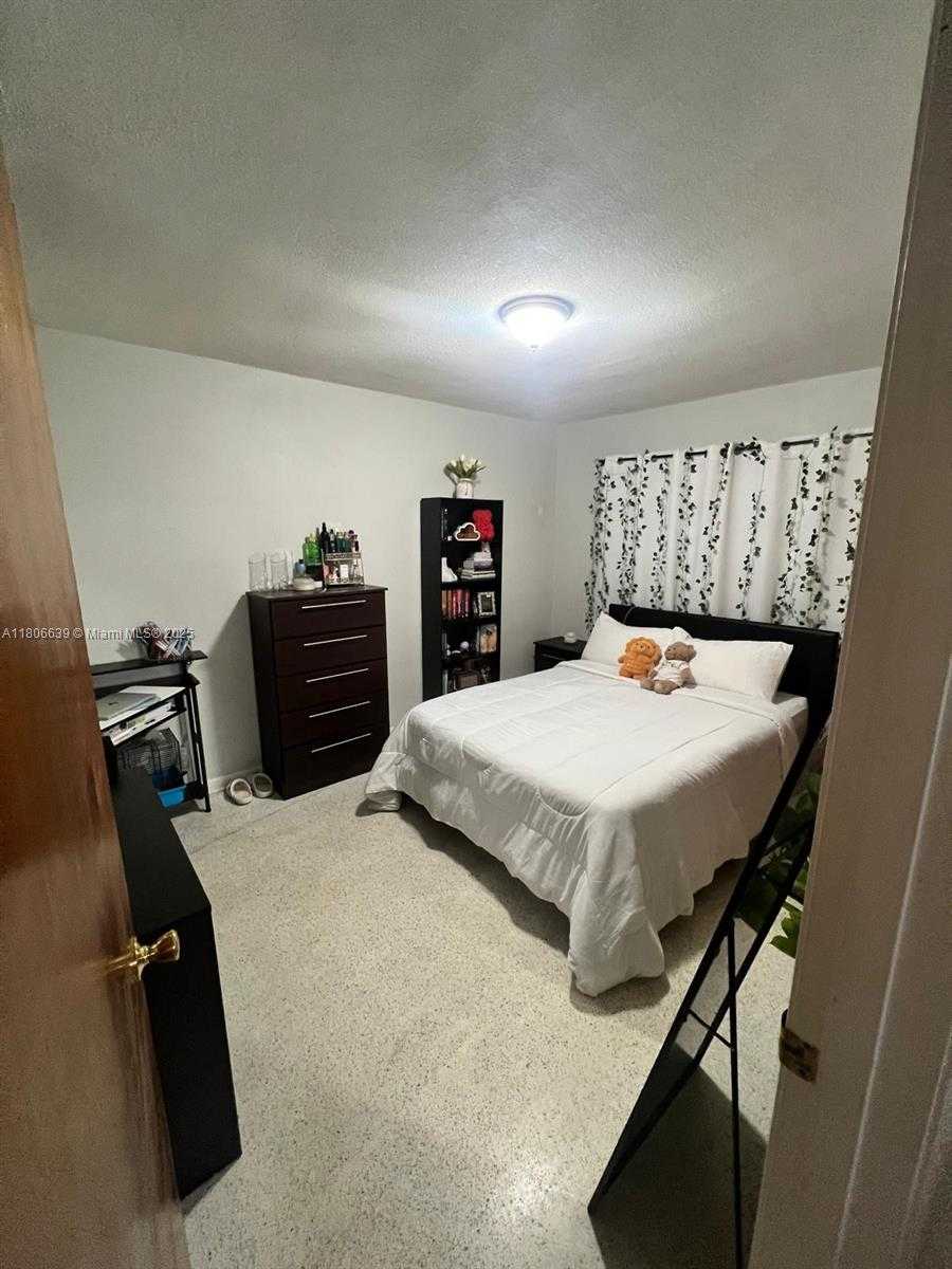 Small Image of 2990 WEST 7TH AVE, Hialeah Number 19
