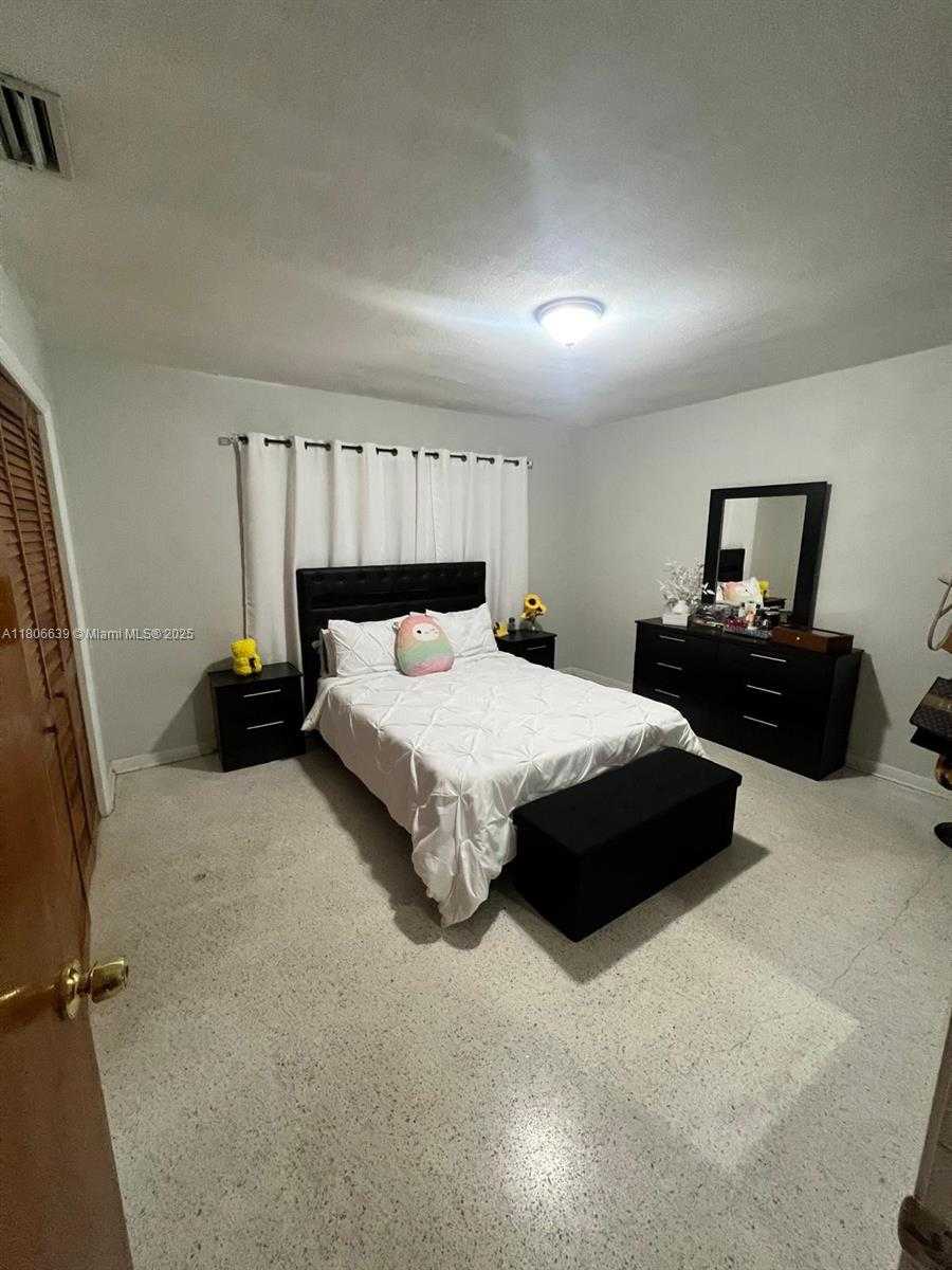 Small Image of 2990 WEST 7TH AVE, Hialeah Number 21